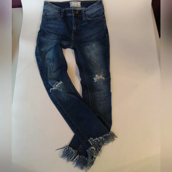 Free People Distressed Jeans Size 24 - Picture 5 of 10